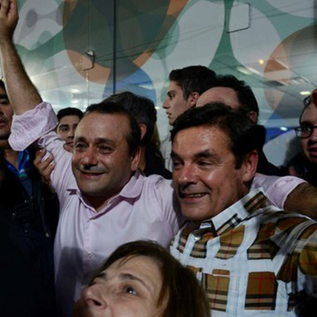 El gobernador electo Oscar Herrera Ahuad y el máximo dirigente del Frente Renovador de la Concordia, Carlos Rovira. (Emmanuel Fernández - Clarín)