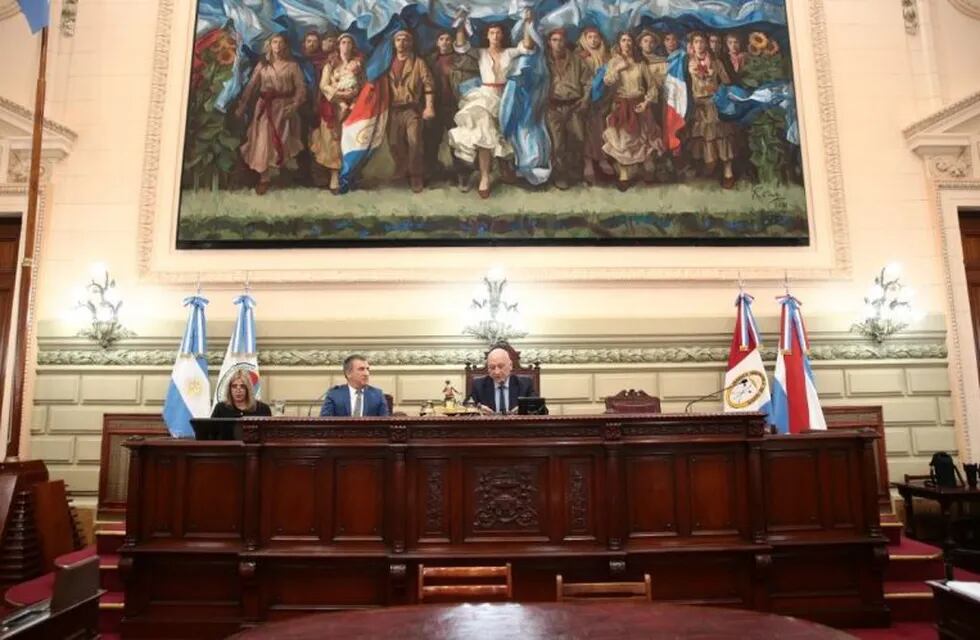 Bonfatti y Urribarri encabezaron la reunión del os legisladores.