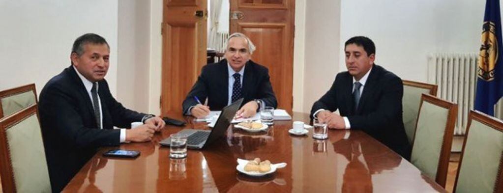 Roberto Recabal con Ministro de Interior de su país, Andrés Chadwick