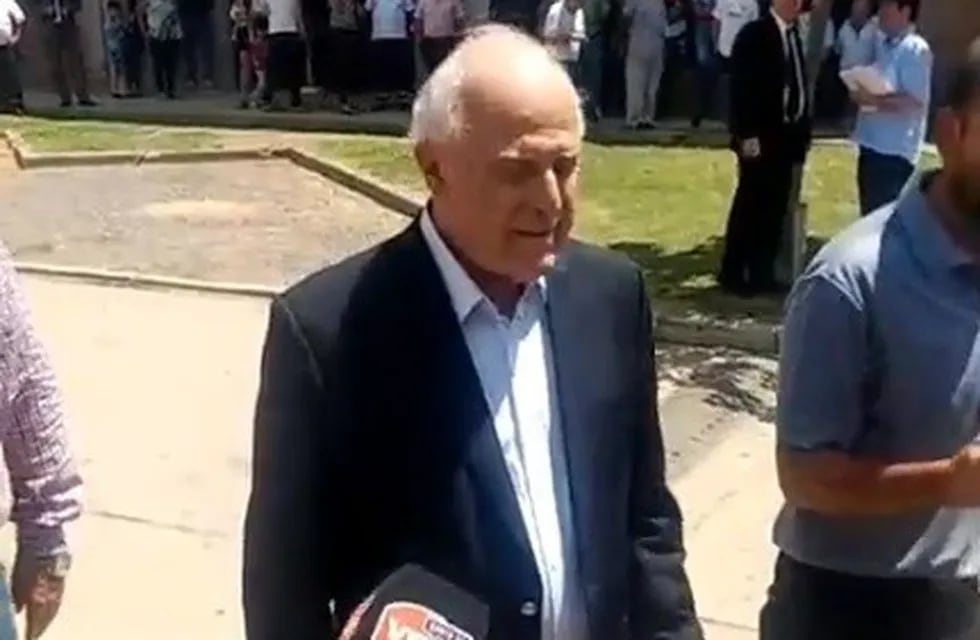 Miguel Lifschitz estuvo en el velatorio de Emiliano Sala. (Uno Santa Fe))