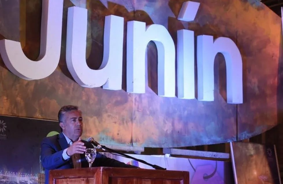 El gobernador Alfredo Cornejo y el intendente Mario Abed presentaron la Bodega Municipal de Junín.