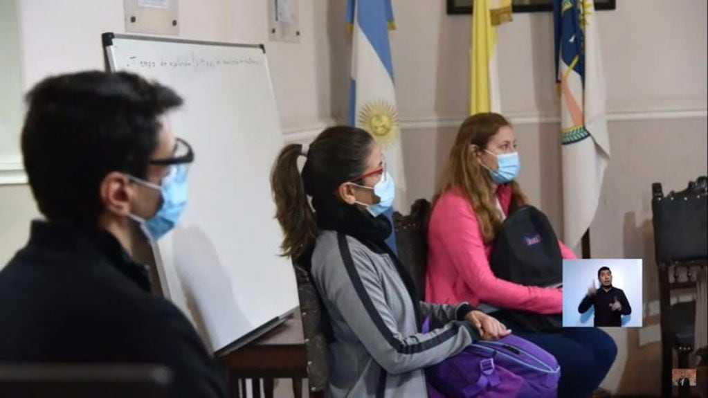 El equipo enviado por el Gobierno de Córdoba llegó para fortalecer la Unidad de Terapia Intensiva del Hospital San Roque durante los próximos 14 días.