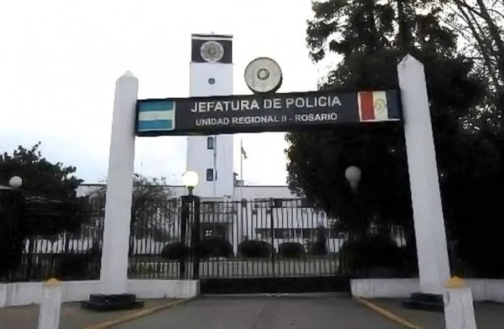 El ataque ocurrió a cien metros de la Jefatura de Policía de la Unidad Regional II en Rosario. (Archivo)