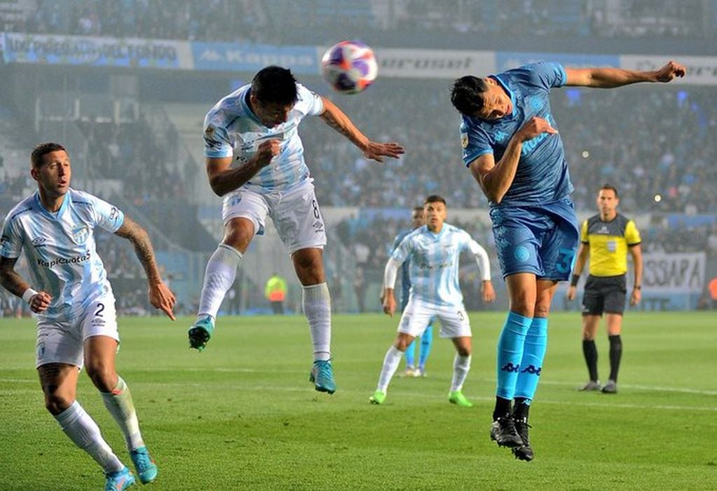Racing y Atlético Tucumán también pelean por el campeonato.