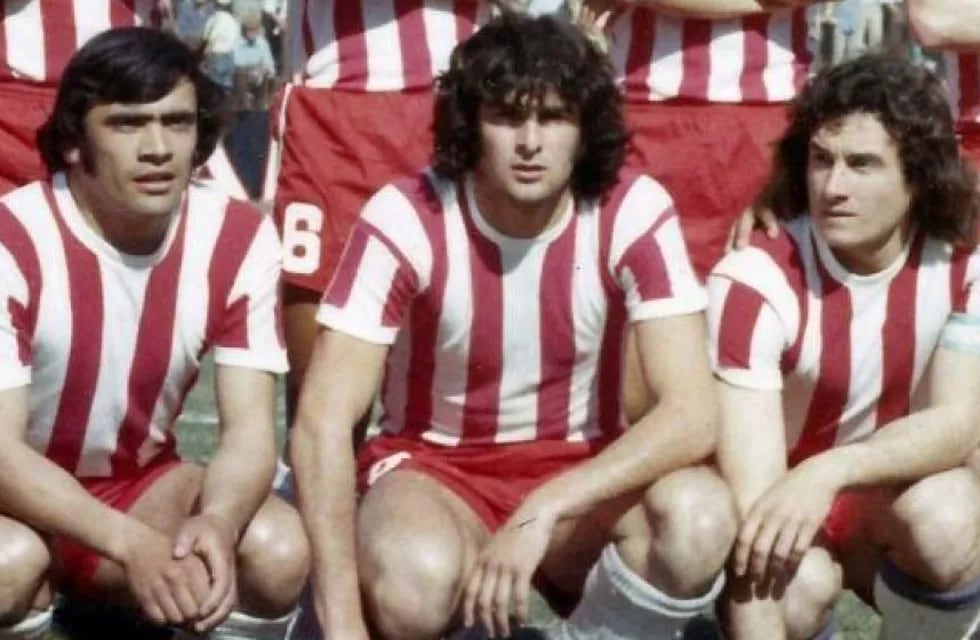 MARIO ALBERTO KEMPES, al medio en la foto. "El Matador" fue campeón del mundo y goleador del Mundial de 1978. 