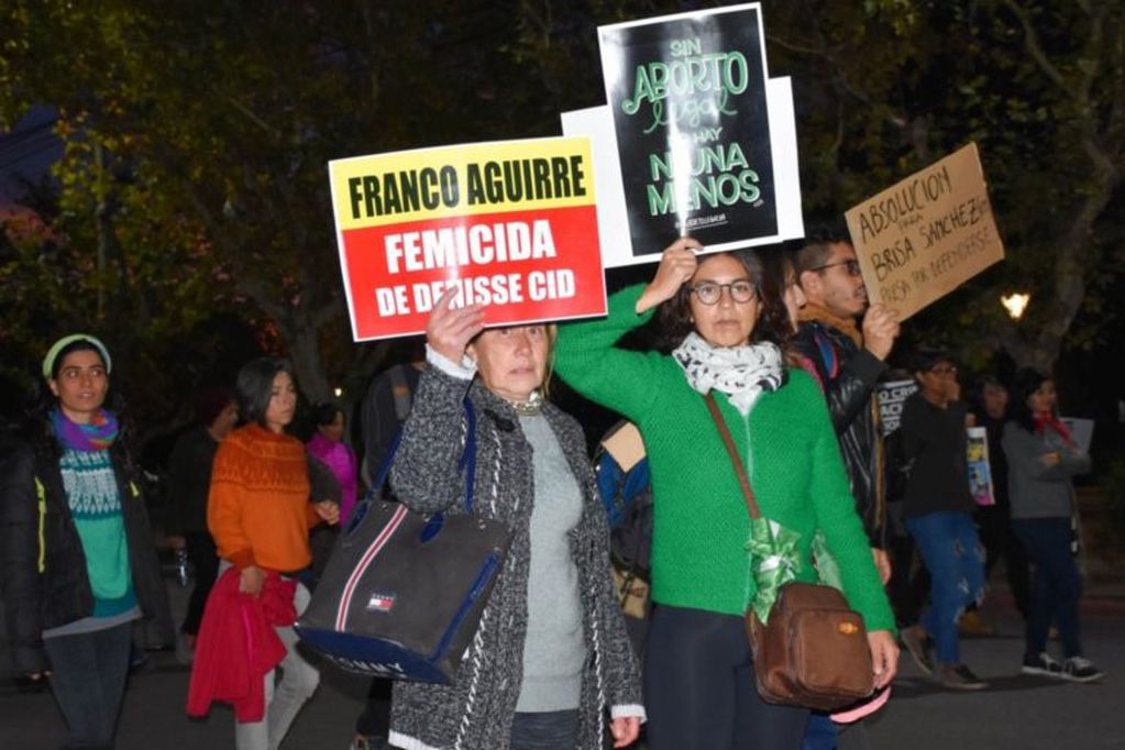 Las mujeres recorrieron el centro de San Luis por el Ni una Menos. Foto: El Diario de la República,