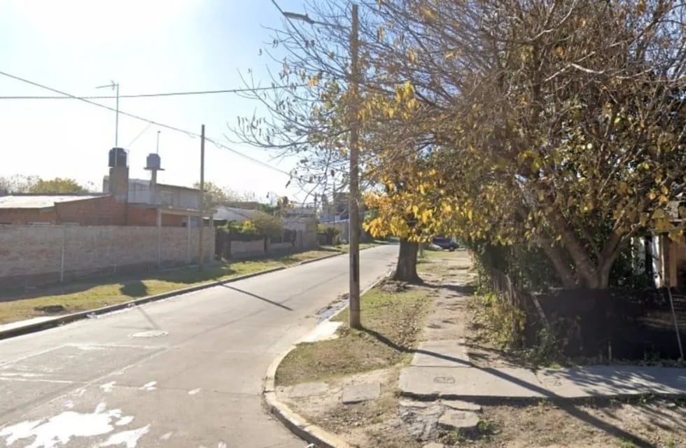 El trágico descubrimiento ocurrió alrededor de la 4 de la madrugada de este viernes en las calles Belén y Mayor Olivero, en la zona sur del Gran Buenos Aires.