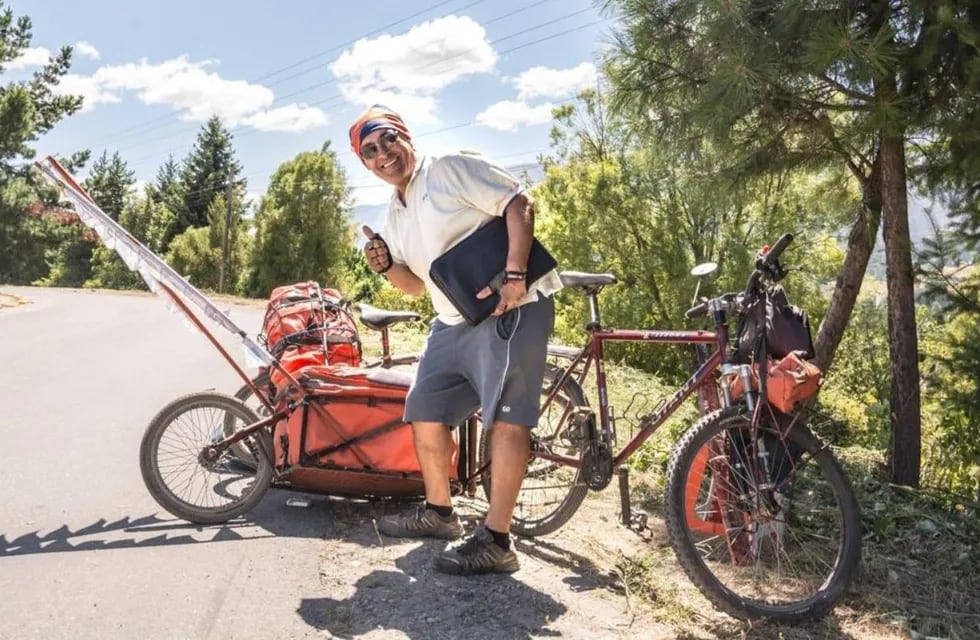 Martín Alzamora Superó la obesidad y viaja en bicicleta para generar conciencia.