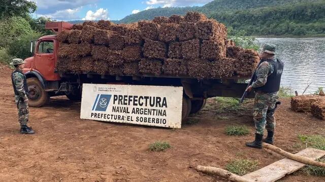 Prefectura incauta más de cuatro toneladas de tabaco en El Soberbio