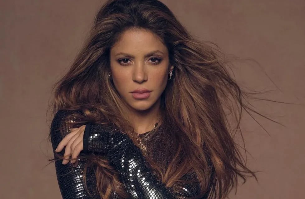 Siempre adelantada, Shakira impuso la moda de los pantalones cargo en 2005.