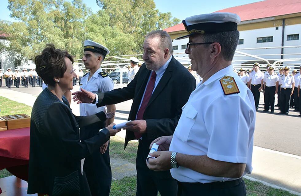 Puerto Belgrano: homenajearon a la primera promoción de enfermeras de la Armada