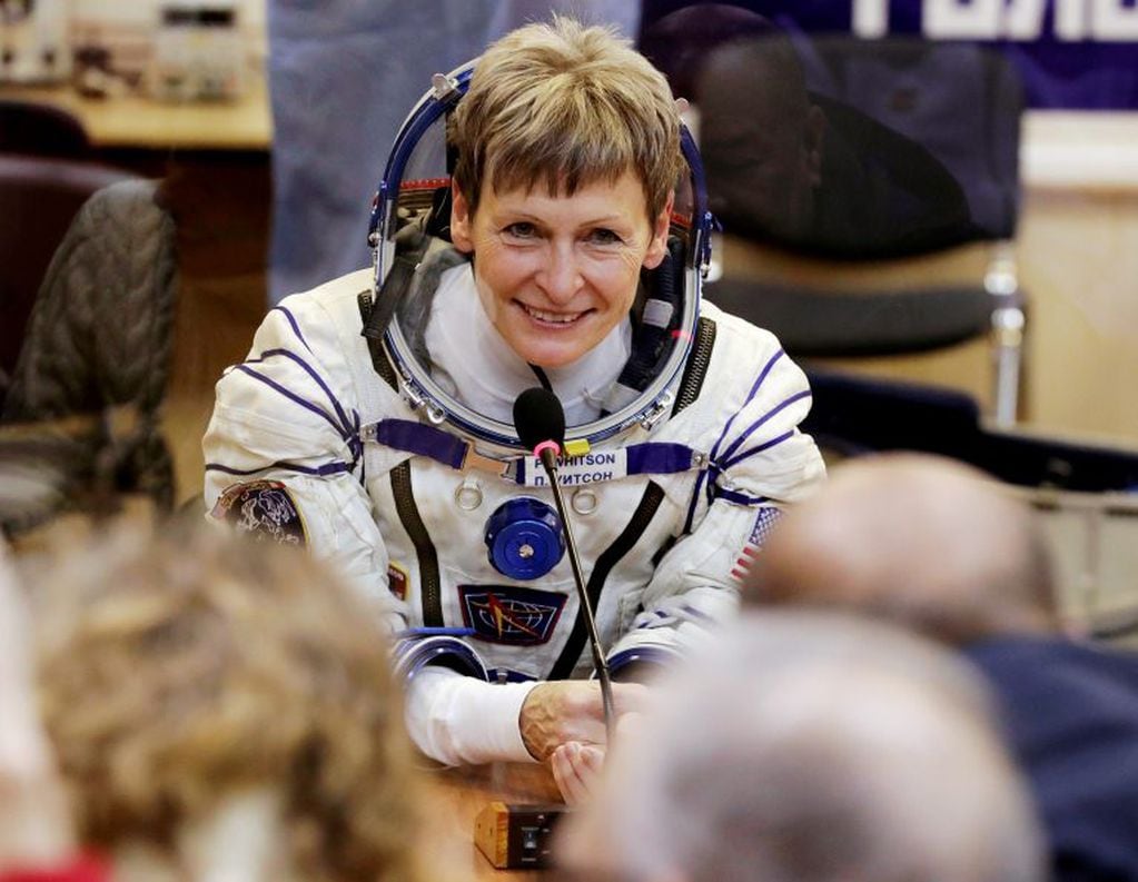 La astronauta Peggy Whitson ostenta el récord de la mayor estadía femenina en el espacio. Su marca será superada por Koch. Crédito: REUTERS/Dmitri Lovetsky.