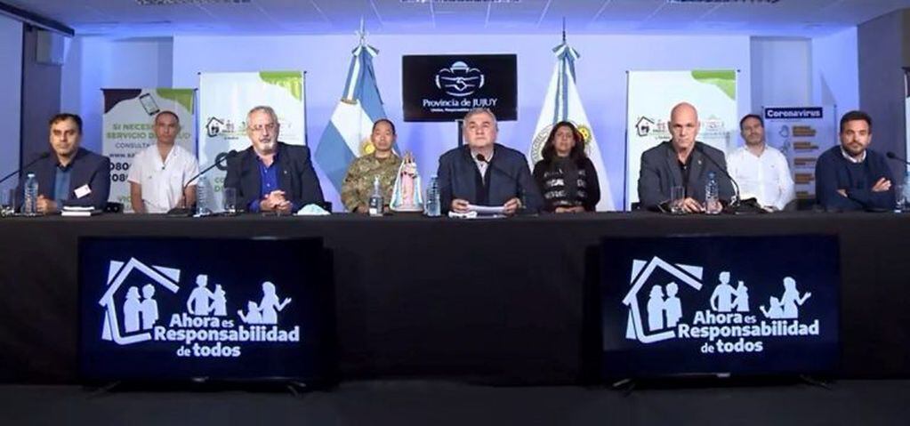 Los miembros del COE Jujuy, en el anuncio de que San salvadr de Jujuy, Yala, Palpalá y Perico vuelven de inmediato a fase 1 de la cuarentena, por una semana.