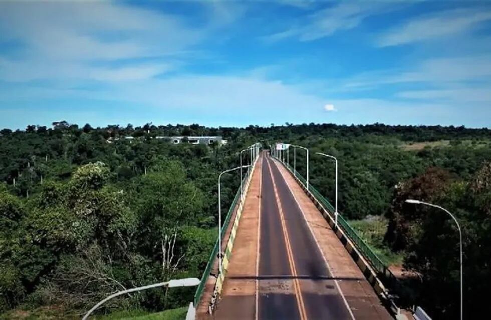 Puente Tancredo Neves: según un decreto brasileño, “solo los fronterizos tienen autorización para el paso”