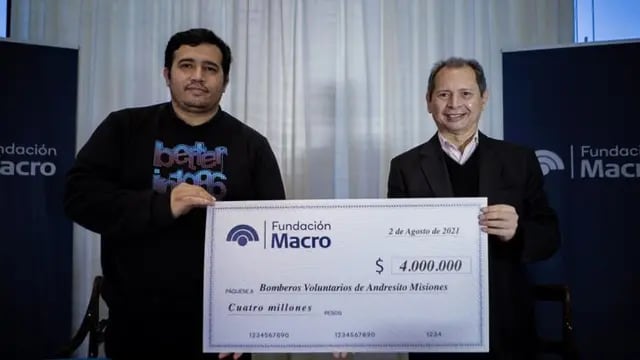 Los Bomberos Voluntarios de Comandante Andresito recibieron donación de la Fundación Banco Macro