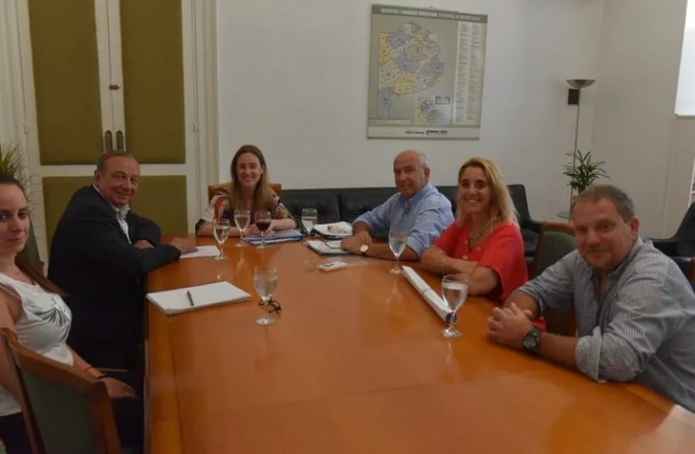 Sánchez se reunió con la directora general de Cultura y Educación provincial, Agustina Vila