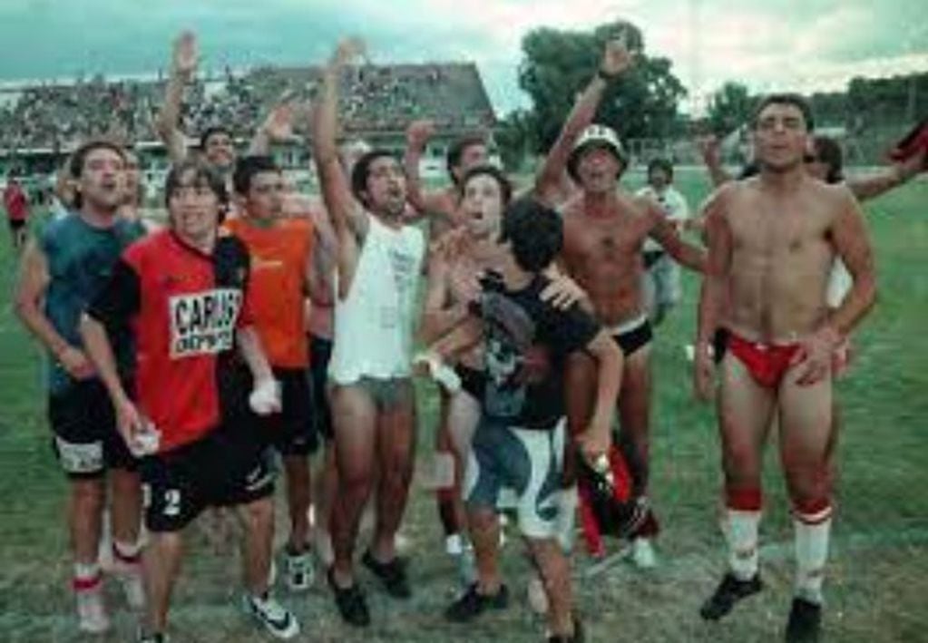 Sporting es campeón en cancha de Rosario en finales históricas.