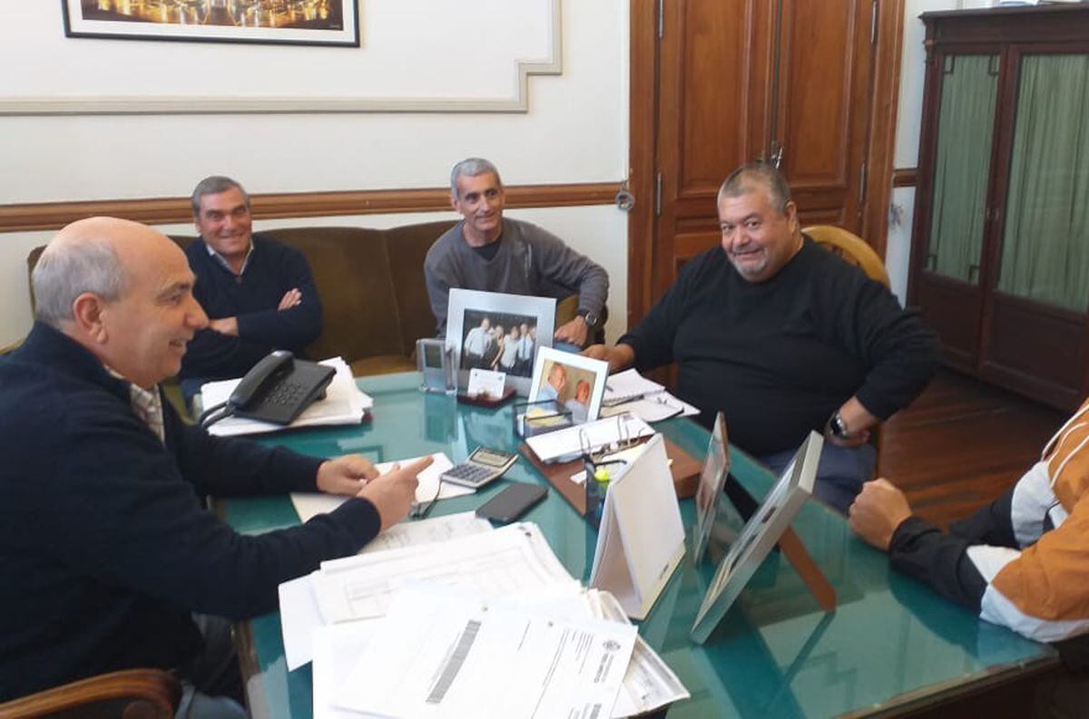 Salarios: el Sindicato de Trabajadores Municipales de Tres Arroyos se reunieron con Hugo Fernández