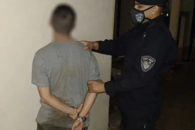 Detuvieron a un joven mientras se hallaba robando en Posadas. Policía de Misiones