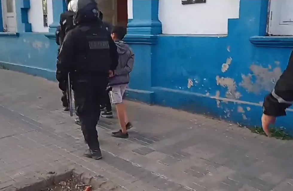 Un niño de 12 años entre los demorados por la Policía.