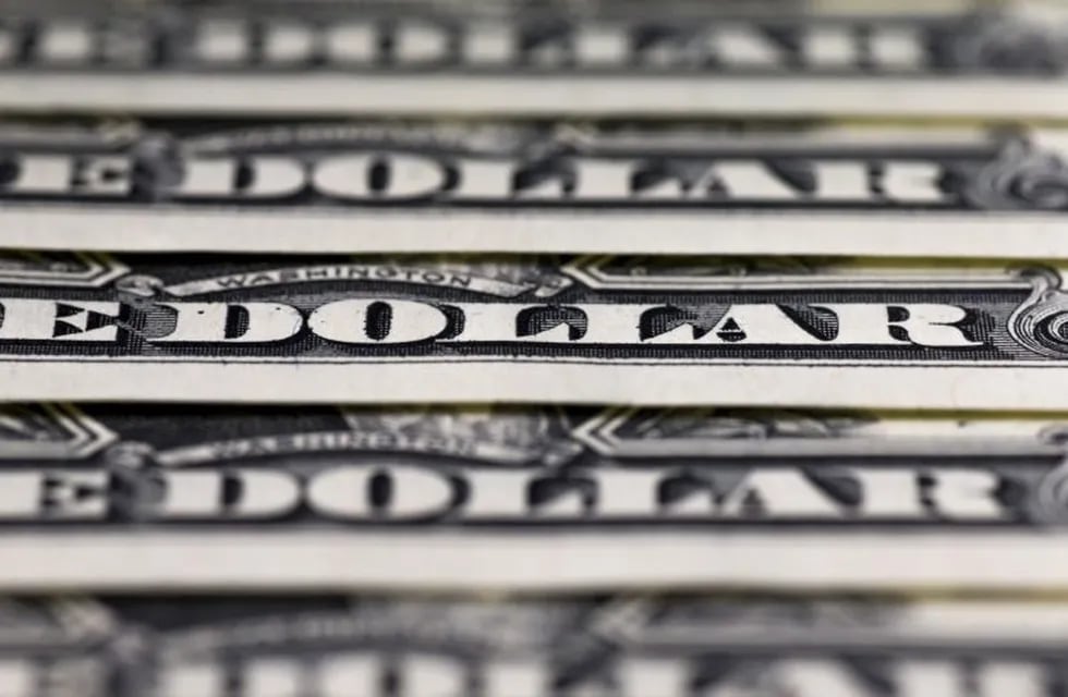 Tras las elecciones, el dólar cae 15 centavos y se ubica a $17,50