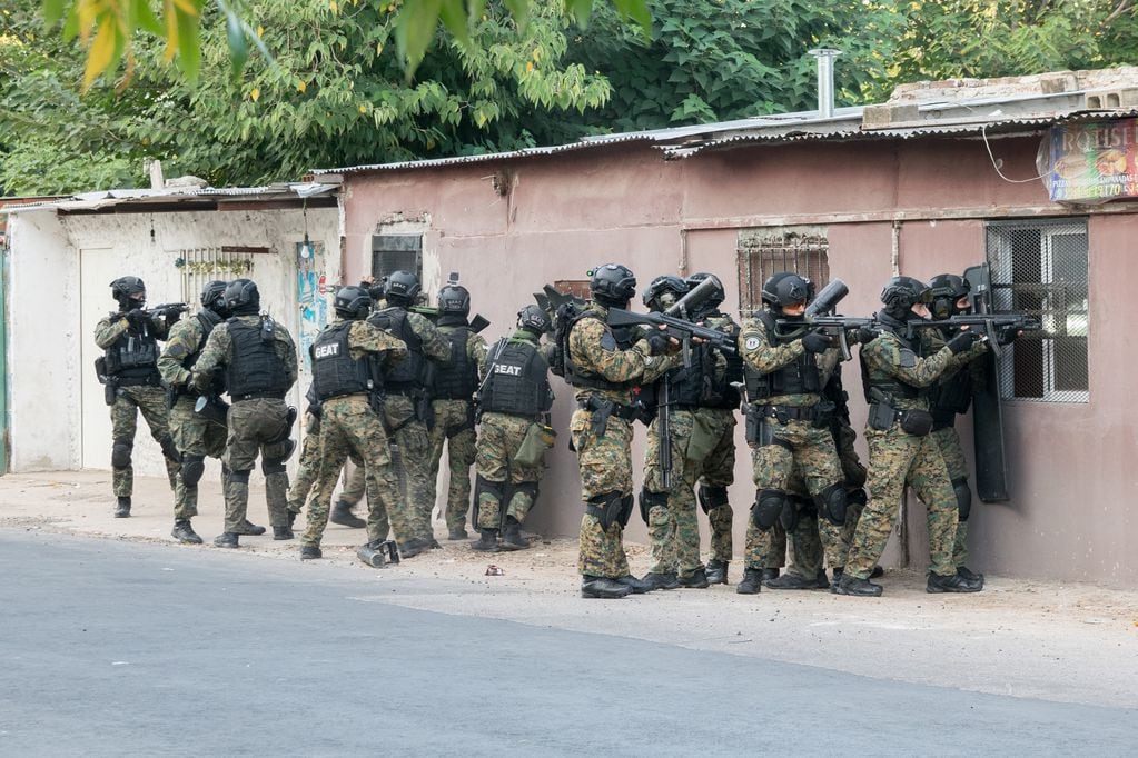 Fuerzas de seguridad nacionales en la lucha contra el narcotráfico. (Imagen ilustrativa)