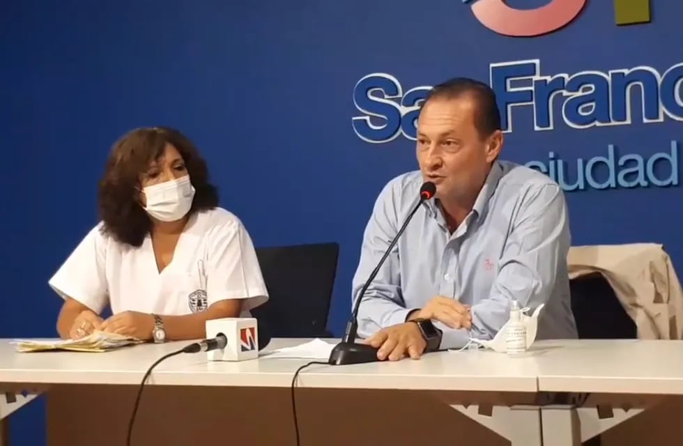 Las autoridades brindaron una conferencia en la mañana del martes (Foto: Live El Periódico)