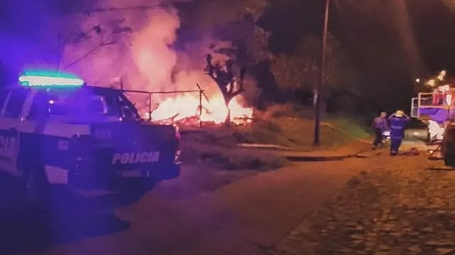 Montecarlo: intentaron agredir a un adolescente y quemaron su casa