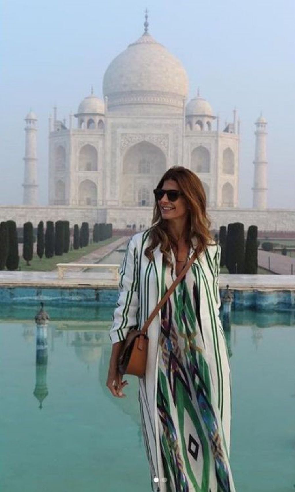 Juliana Awada en el Taj Mahal (Web)