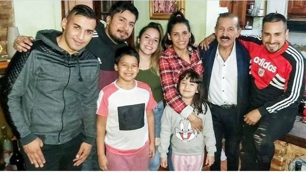 Antonio Ríos y su numerosa familia. 