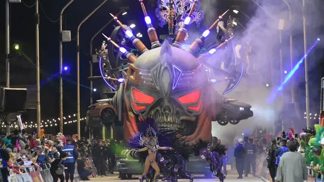 Con unos 70 mil asistentes el Carnaval del País cerró un exitoso fin de semana largo