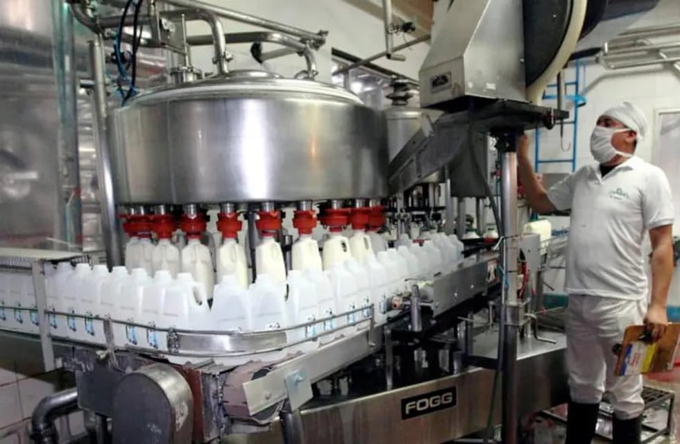 Las industrias tiene que seguir comprando leche y esto tiene varios impuestos más por pandemia