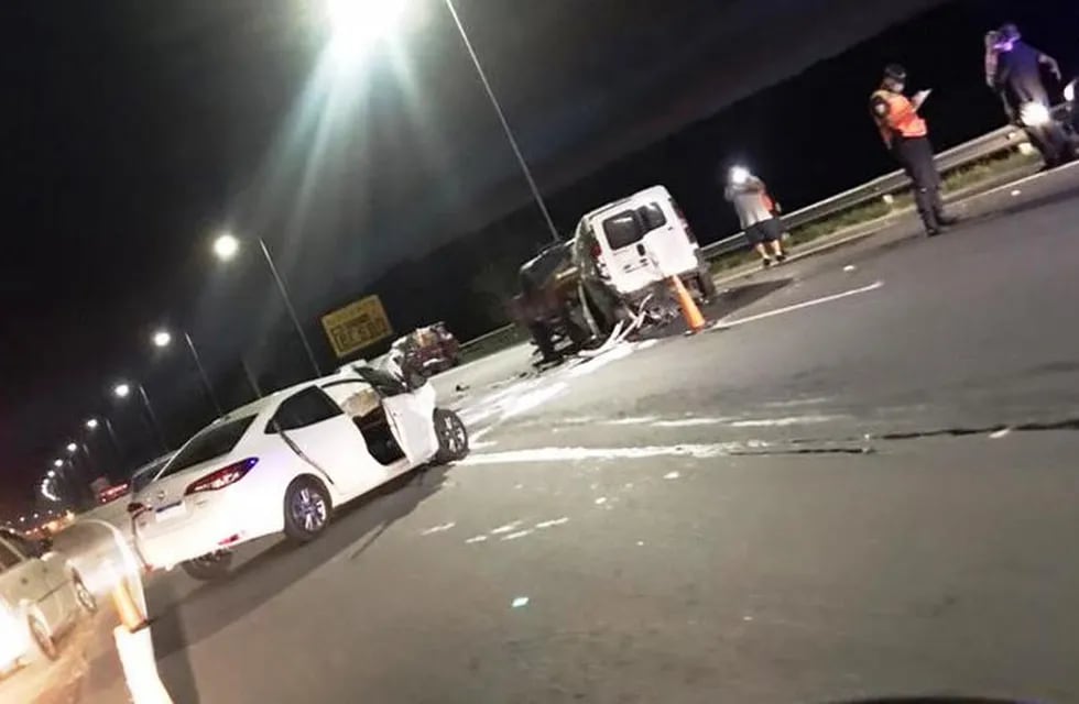 Accidente en autopista Córdoba-Carlos Paz. (Foto: Cadena 3).