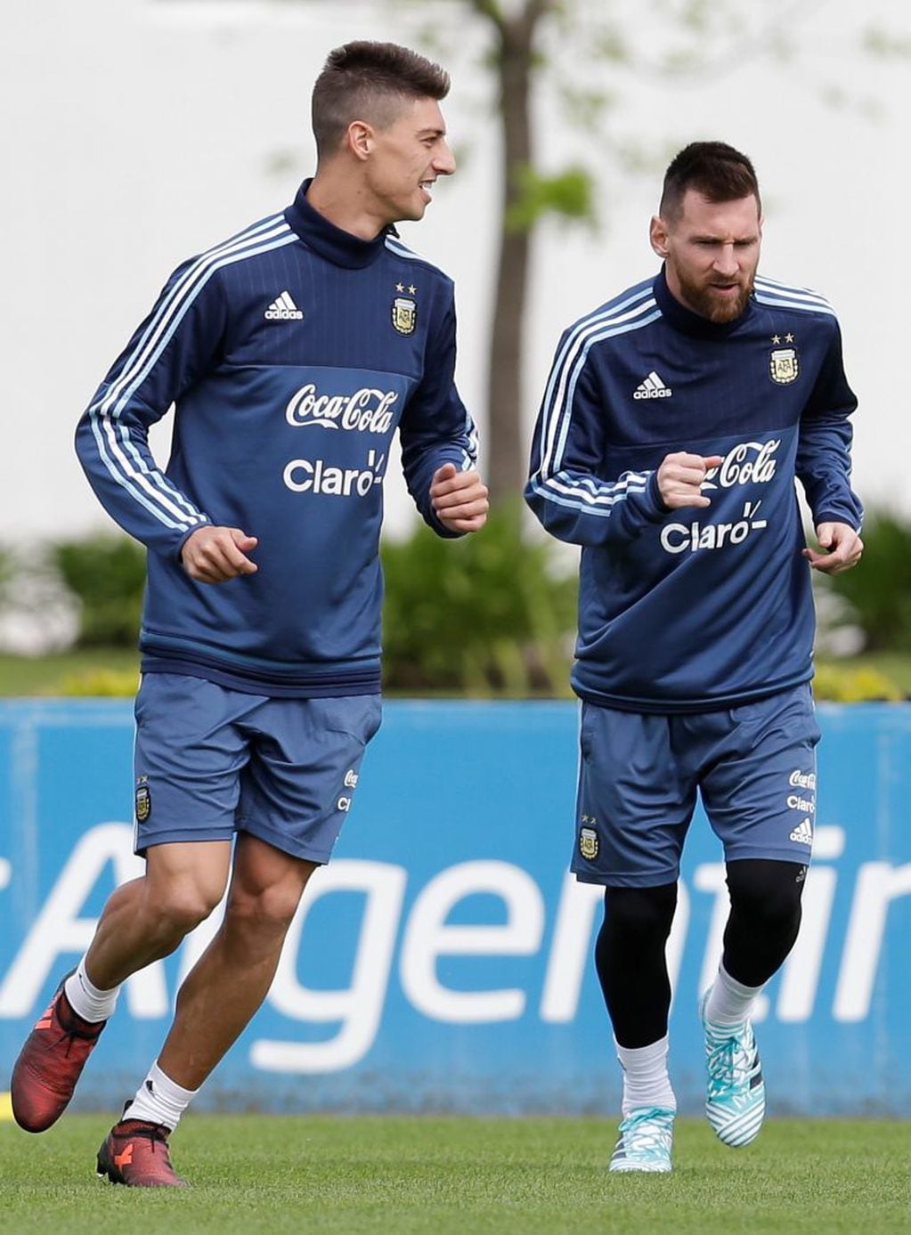 Rigoni y Messi entrenando en la Selección.