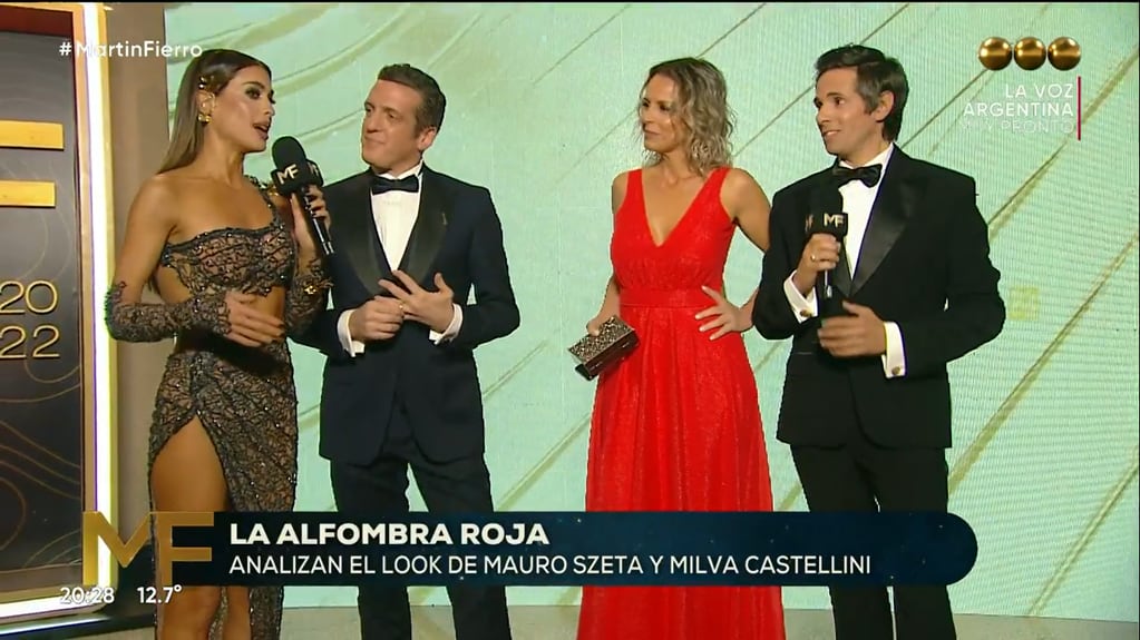 Mauro Szeta y Milva Castellini en la alfombra roja de los Premios Martín Fierro 2022.