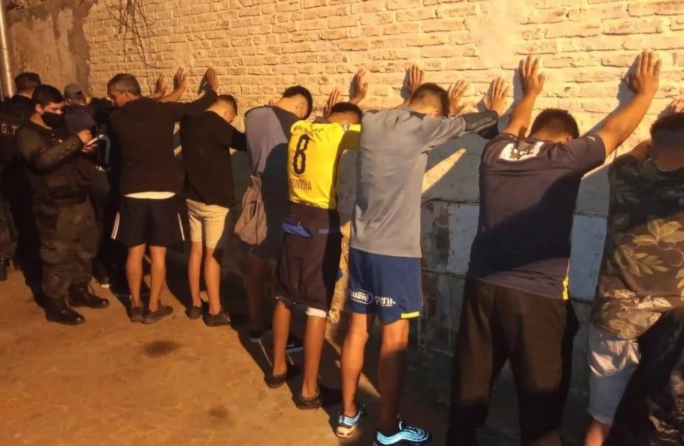 Hinchas de Rosario Central detenidos por festejar tras el triunfo por 3-0 ante Newell's.