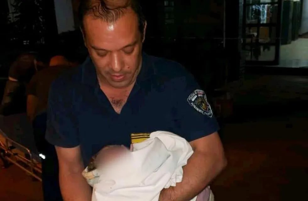 Una mujer dio a luz en una comisaria con ayuda de los Policías de guardia