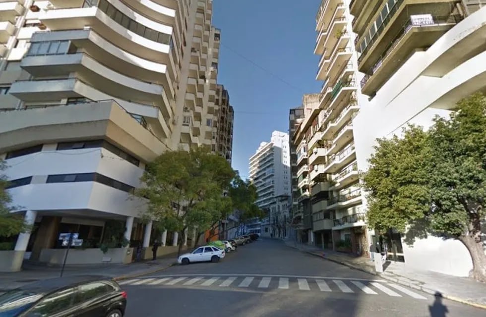 El operativo en la bajada Sargento Cabral no permitió dar con sospechosos vinculados al caso. (Google Street View)