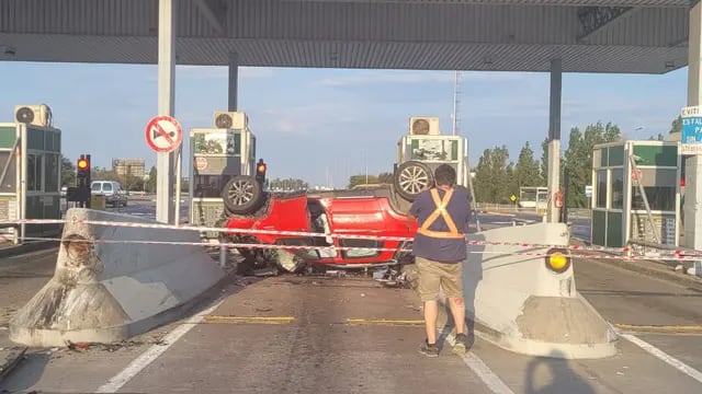 Murió un hombre tras chocar contra el peaje de la autopista Córdoba-Villa Carlos Paz. (Gentileza)