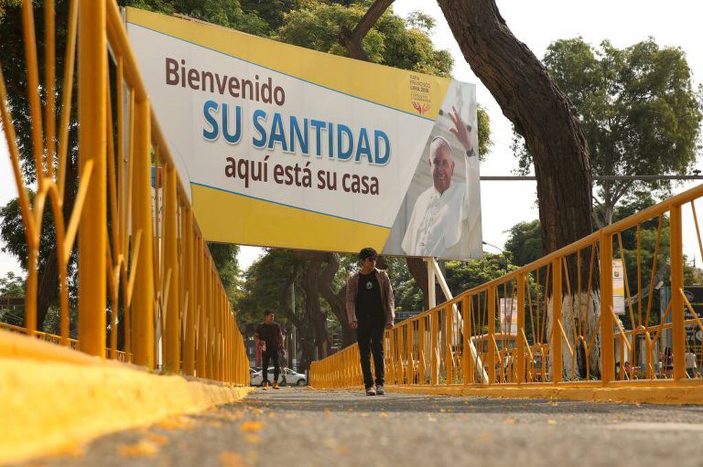 A banner to welcome Pope Francis is  seen near the Apostolic Nunciature of Peru prior to Pope Francis visits to Peru, in Lima, Peru, January 13, 2018. REUTERS/Mariana Bazo