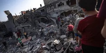 Campamento de refugiados bombardeado en Gaza