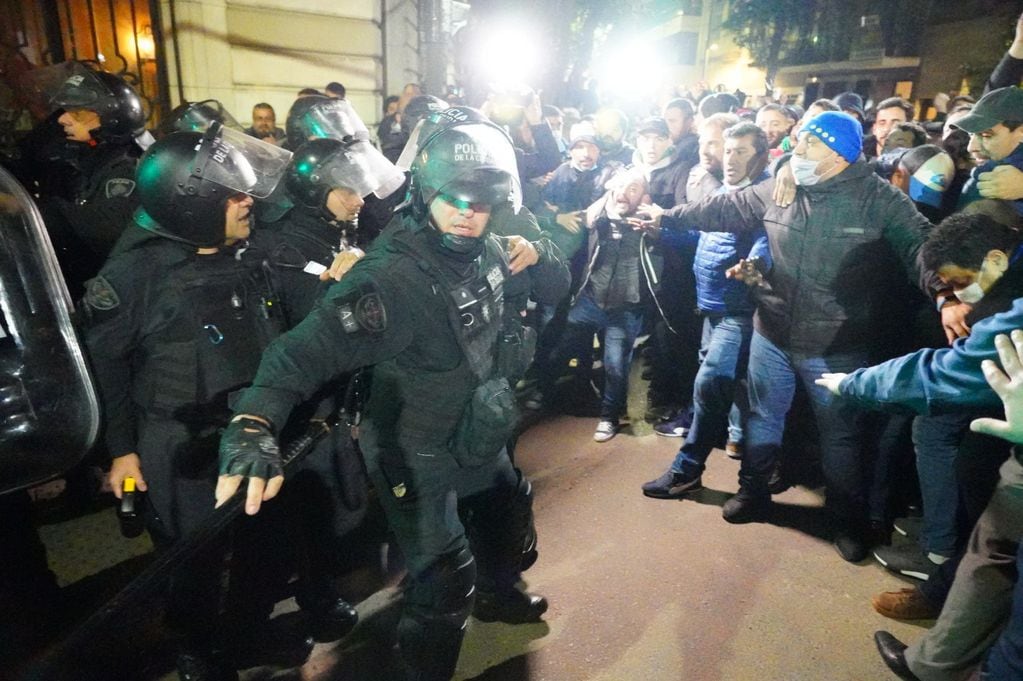 El lugar de los hechos fue frente a la vivienda de Cristina Kirchner en Recoleta. Foto: Clarín.