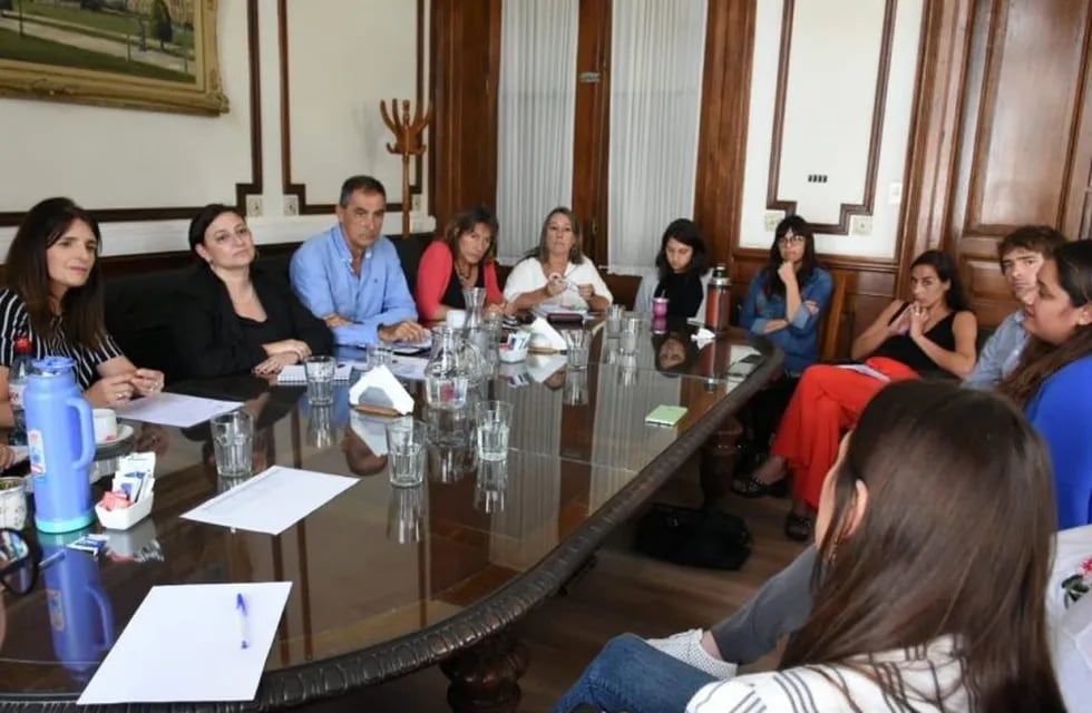 En La Plata armaron una comisión que escribirá el protocolo para casos de acoso y violencia
