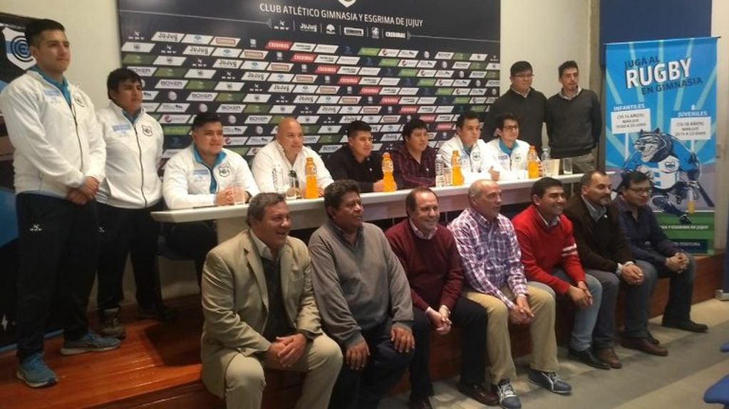 Los directivos de Gimnasia y Esgrima de Jujuy y de la Unión Jujeña de Rugby, en la conferencia de prensa.
