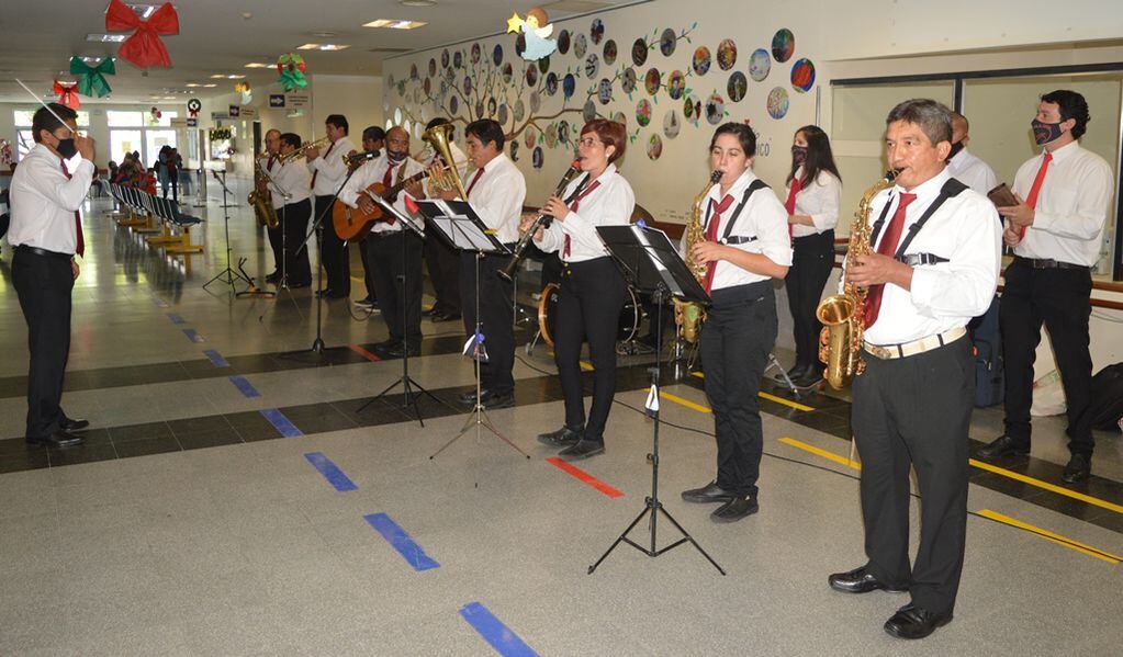 La banda en concierto en el Hospital Materno Infantil, por el Día de Reyes Magos.