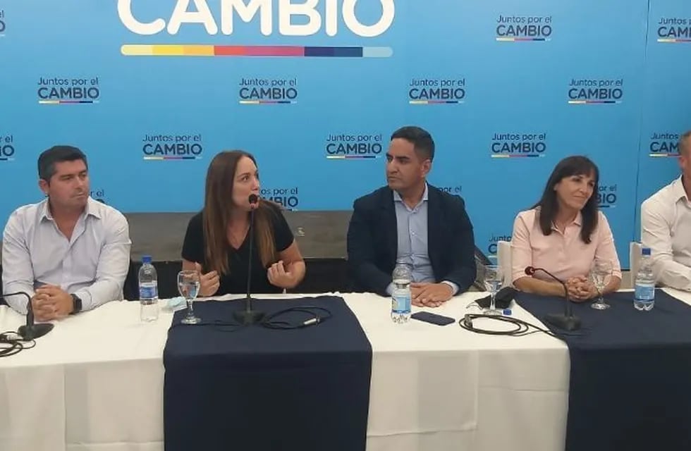 María Eugenia Vidal encabezó una conferencia de prensa junto a referentes de Juntos por el Cambio en San Juan.