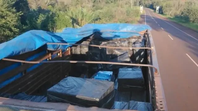 Secuestran contrabando de cigarrillos transportados ilegalmente en Comandante Andresito