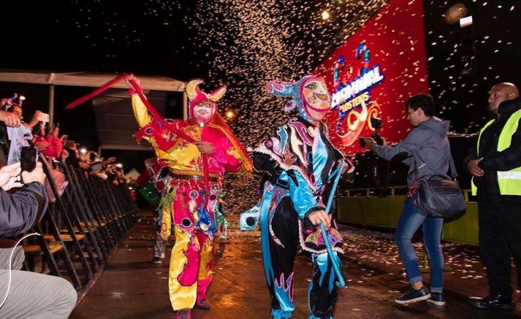 La aparición de los "diablos" jujeños marcó el inicio de la fiesta, el viernes, en la Ciudad Cultural.