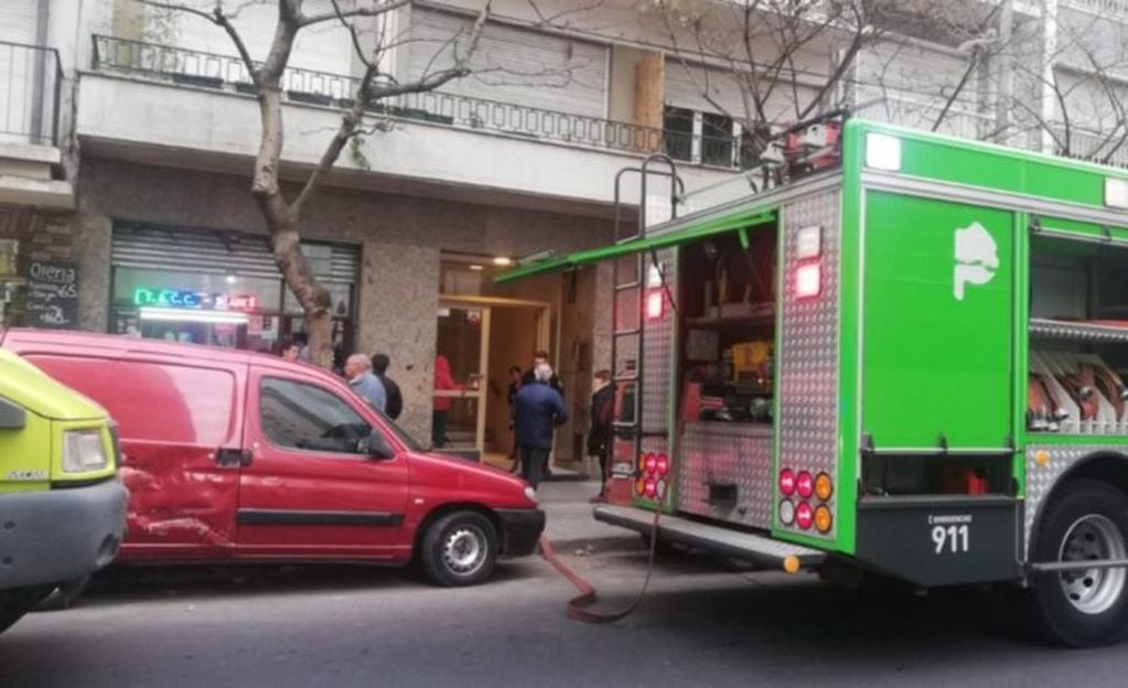 Murió un hombre de 80 años al incendiarse su departamento en Mar del Plata