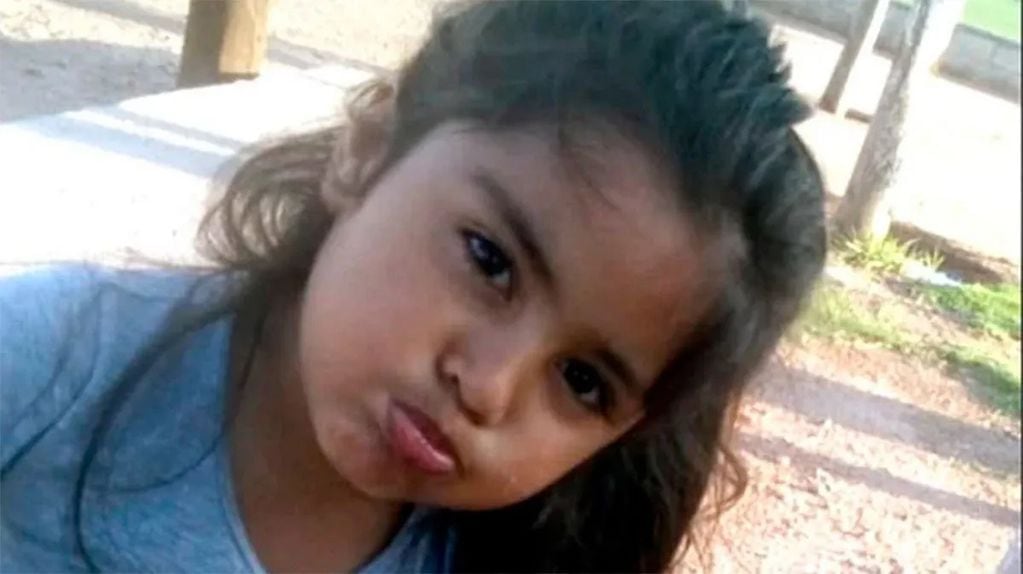 La pequeña Guadalupe Lucero fue vista por última vez el 14 de junio, en la vereda de una casa del barrio 544 Viviendas (San Luis), donde estaba jugando. 